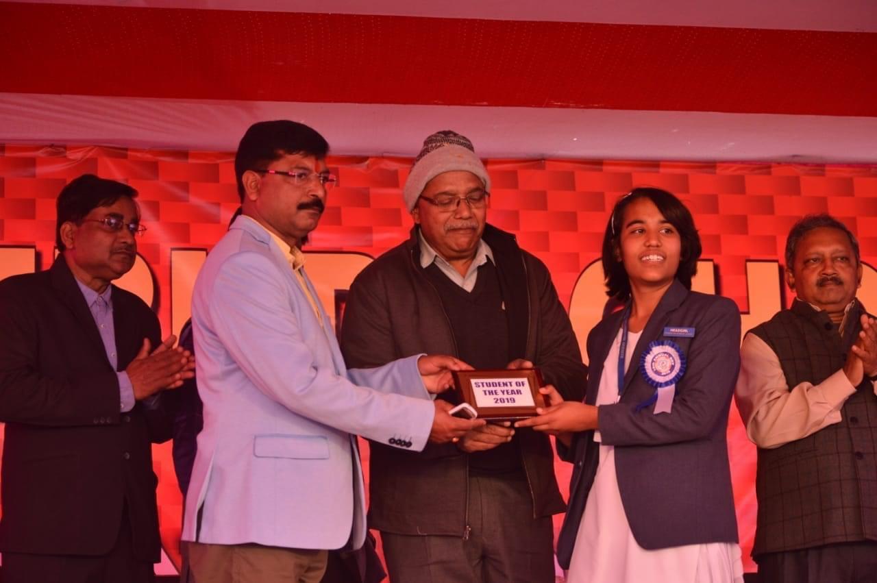 PRIZE DISTRIBUTION 